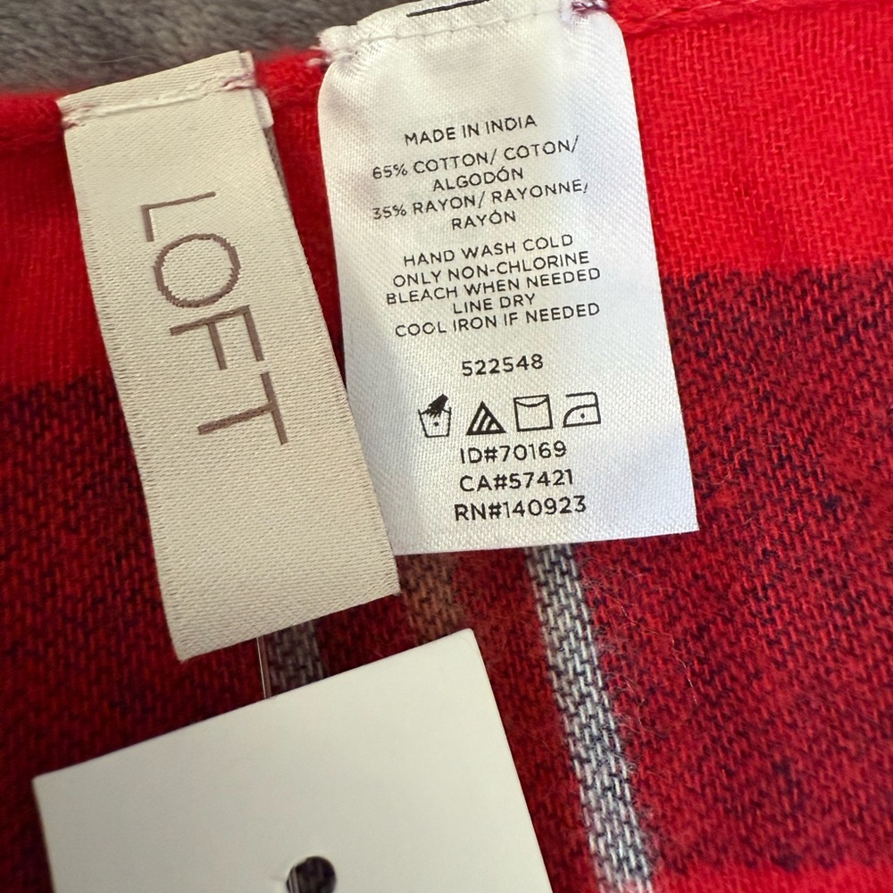 Loft Modern Plaid Wrap Scarf Red 36 Inch wide 73 Inch Long‎ NEW - Picture 2 of 6